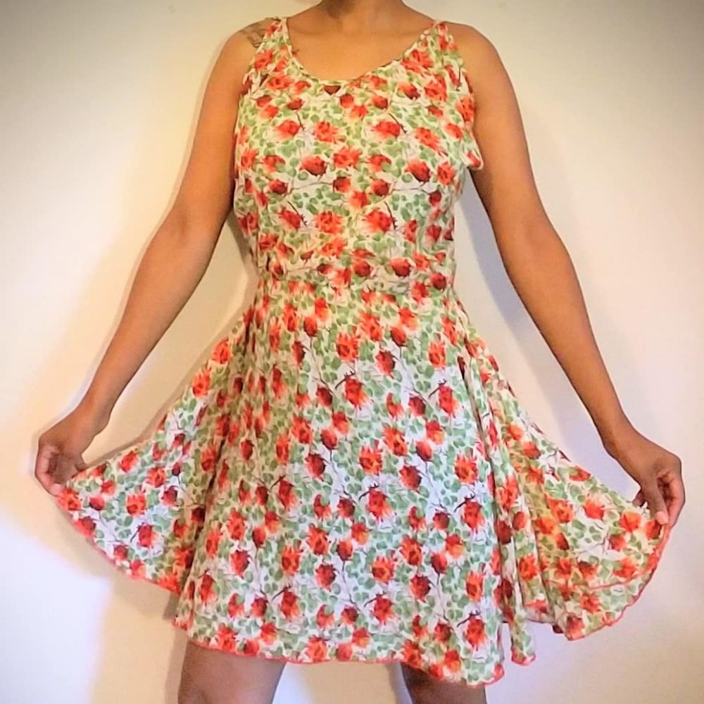 NOI FLORAL DRESS - Picture 2 of 4